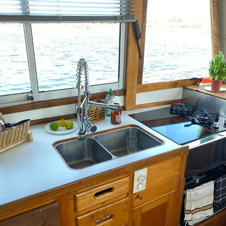 Nuit Insolite A Bord D Un Bateau ספינת מלון קאין