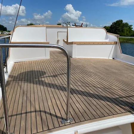 Nuit Insolite A Bord D Un Bateau * 캉