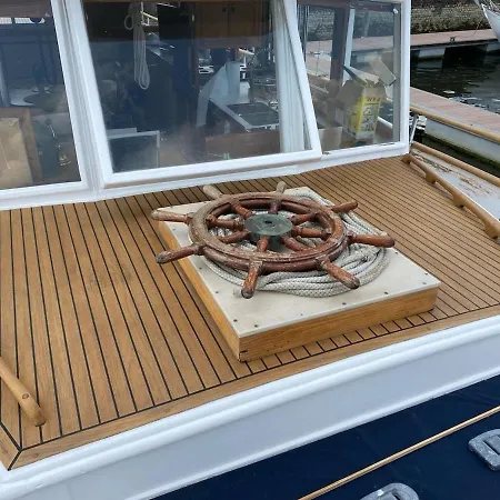 Nuit Insolite A Bord D Un Bateau