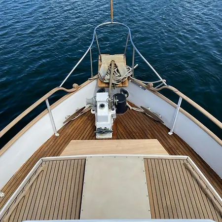 Nuit Insolite A Bord D Un Bateau * קאין