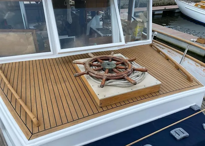 Nuit Insolite A Bord D Un Bateau