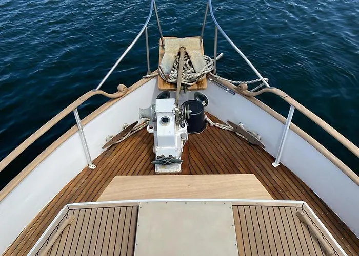 Nuit Insolite A Bord D Un Bateau * كان